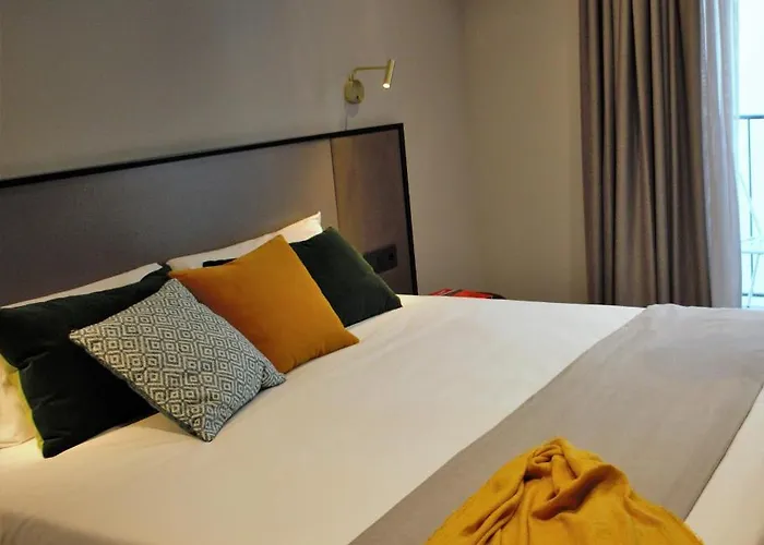 Hotel Torrent